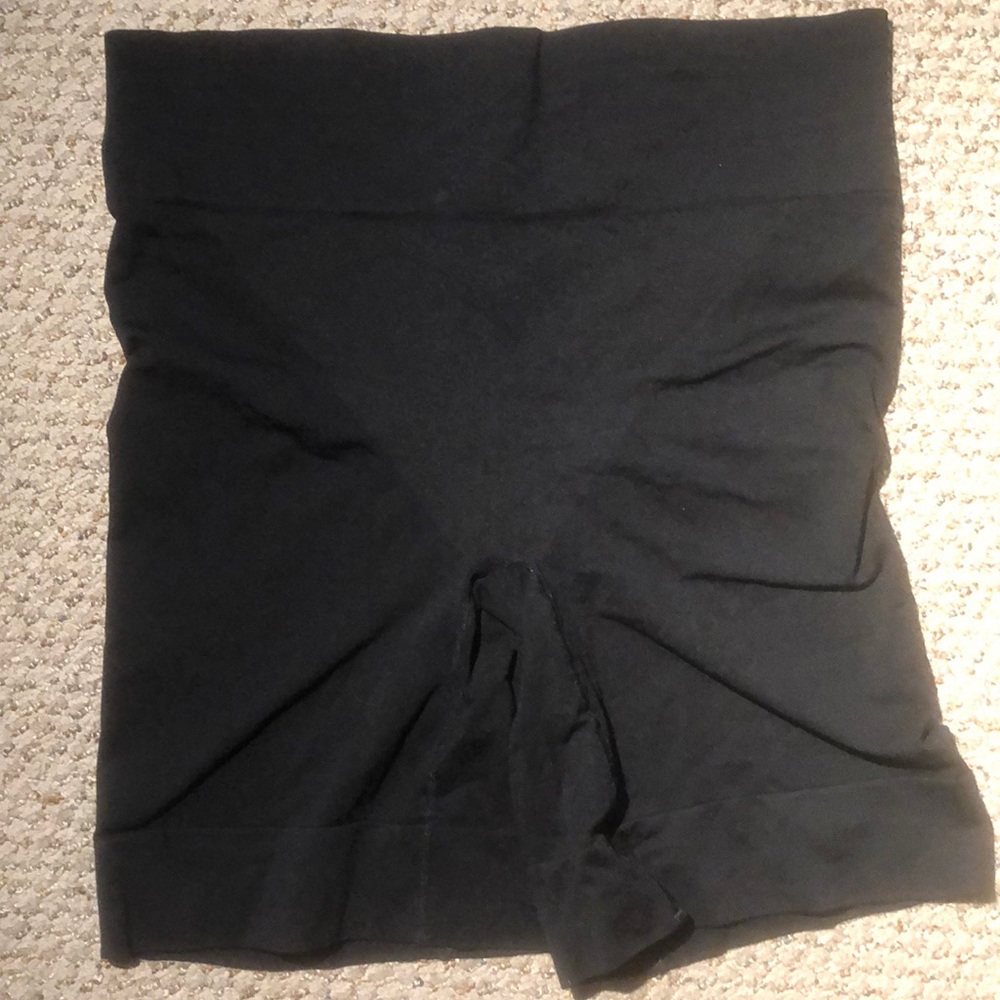Like new black shapewear shorts